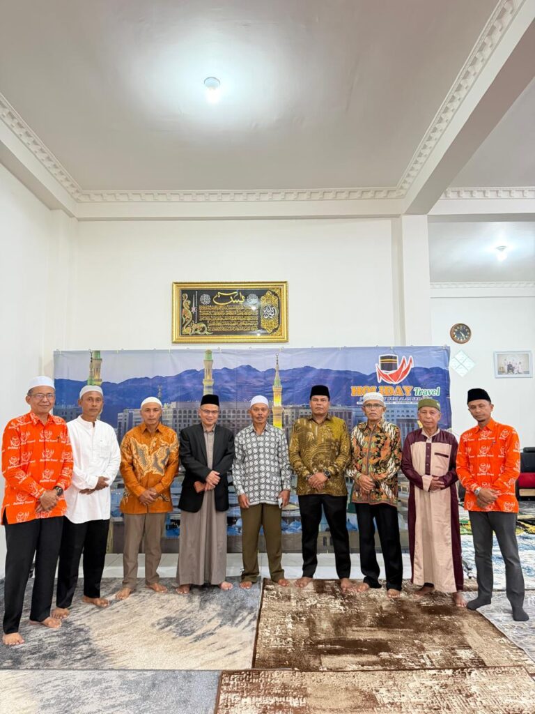 H. Zul Apendi, S.HI., MH Owner Holiday Travel Resmikan Kantor Holiday Cabang Kerinci